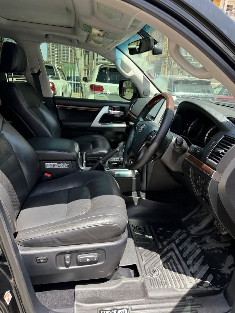 Toyota Landcruiser V8 vxr