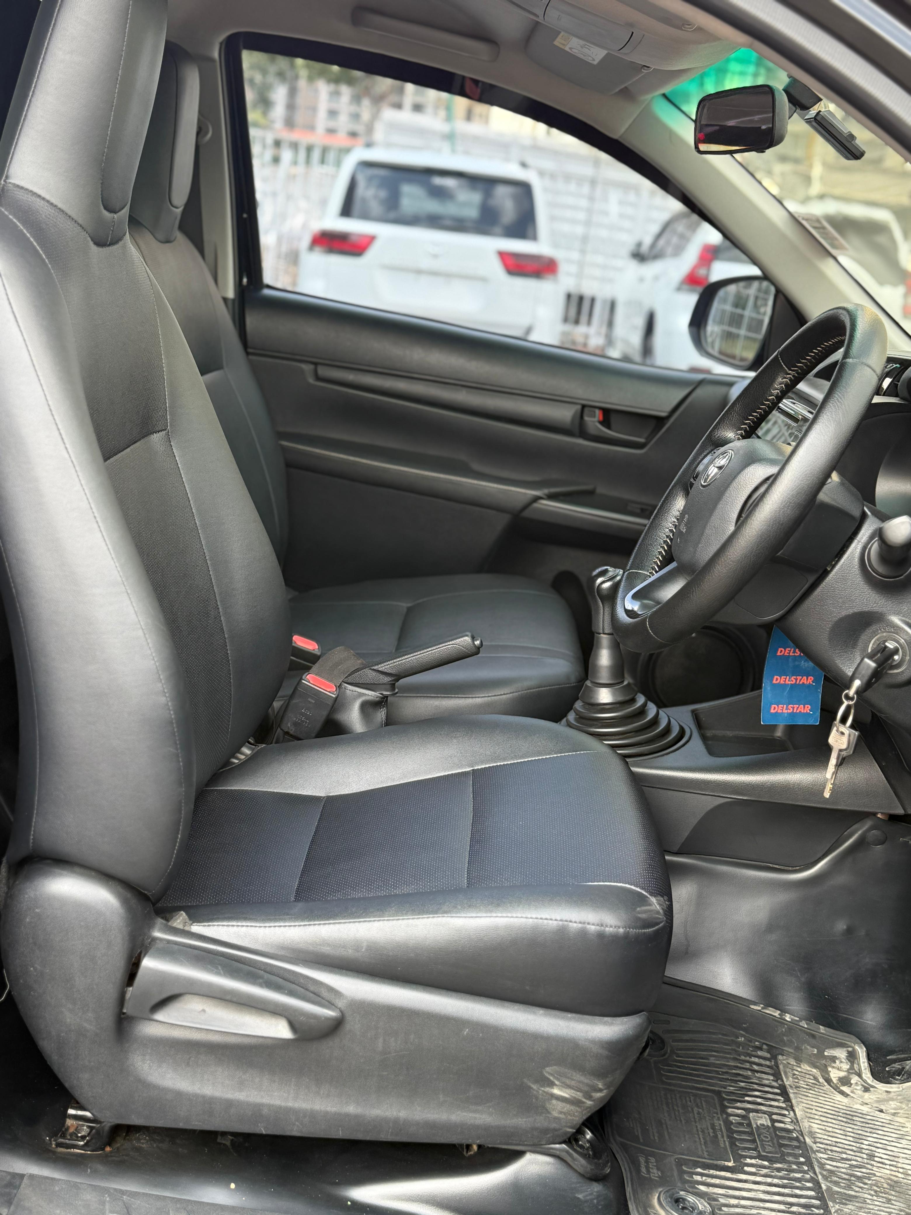 Toyota Hilux single cab