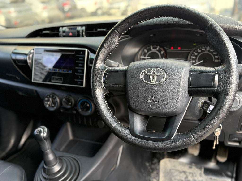 Toyota Hilux single cab